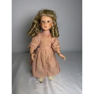 Rare Vintage Lee Middleton Sweet Blonde Hair Blue Eyed Young Girl 1994 Doll